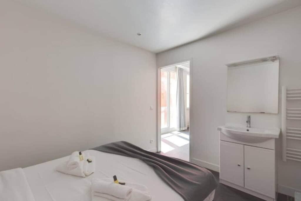 Appartement Cosy Pres Du Marais ปารีส ภายนอก รูปภาพ